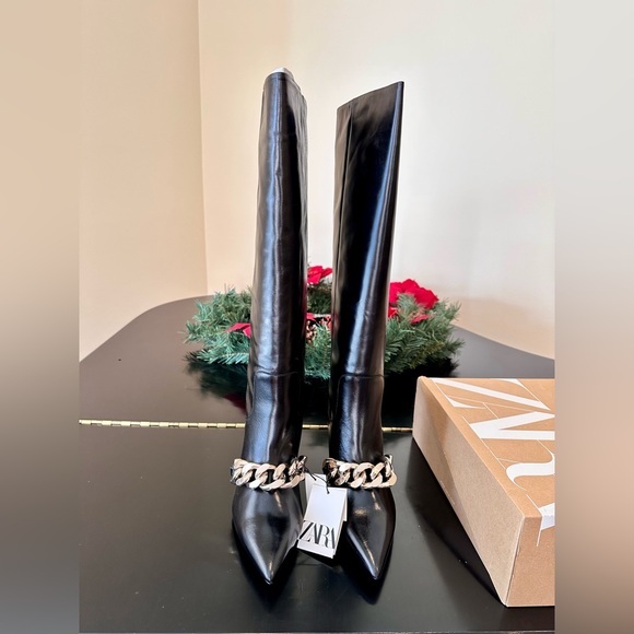 NWT Bloggers Favorite Rare Zara High Heeled Chunky Chain Detail Leather Boots - Picture 10 of 17